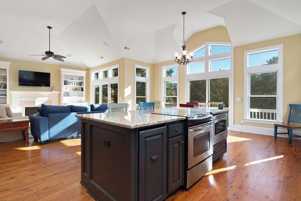 Interior - Alta Mira: Porches Galore Among Live Oaks, Only 1/4 Mile From Beach (Oak Island)