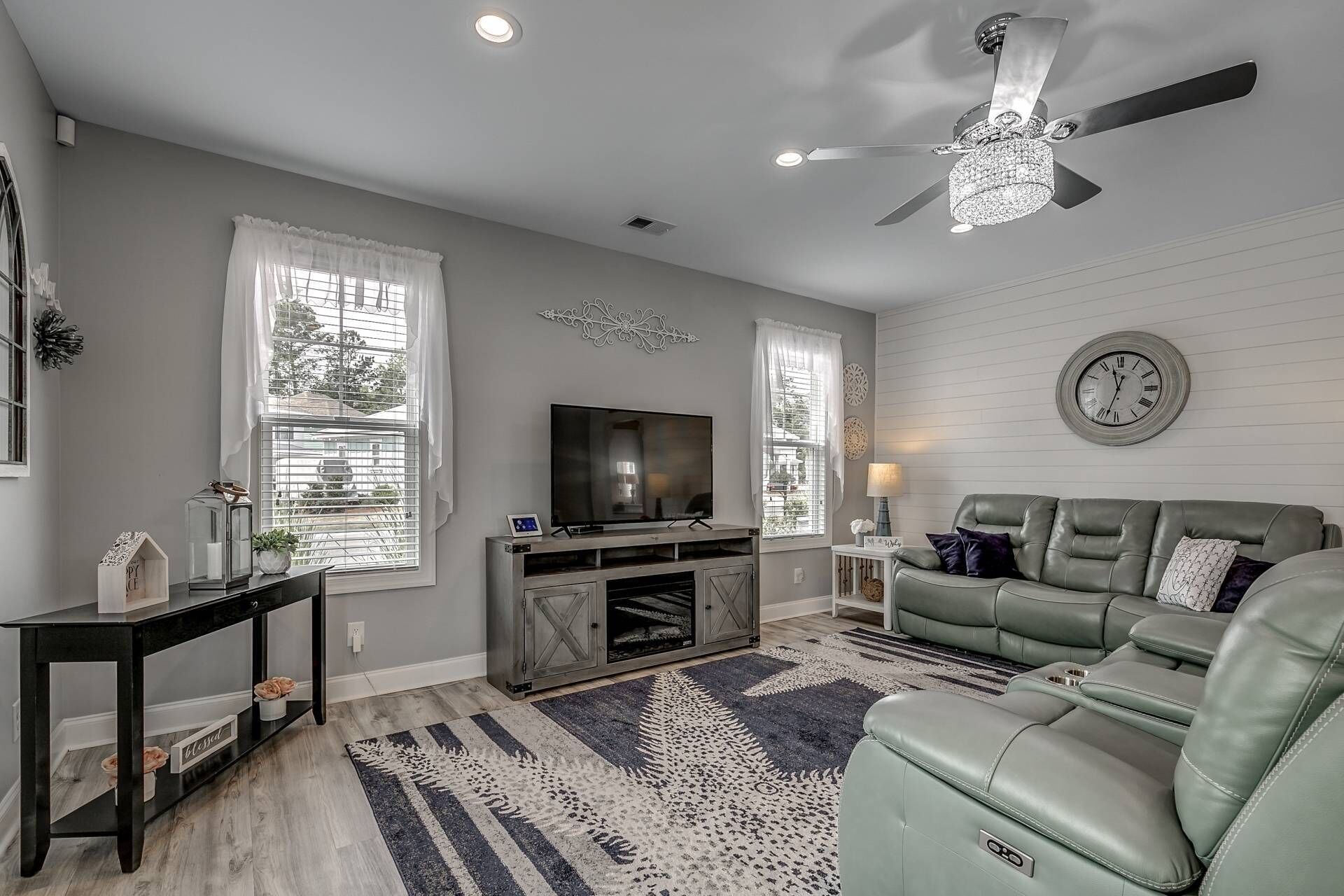 Gorgeous Bungalow in Barefoot Resort-Short 5 Minute Drive to Beach