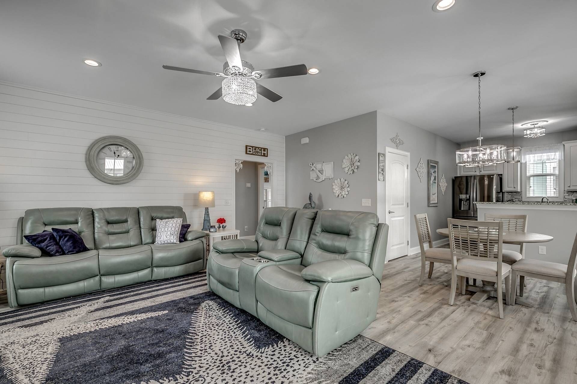 Gorgeous Bungalow in Barefoot Resort-Short 5 Minute Drive to Beach