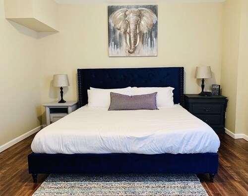 ✪King Bed Apartment✪ in Suburbs | Perfect Long Term Stay