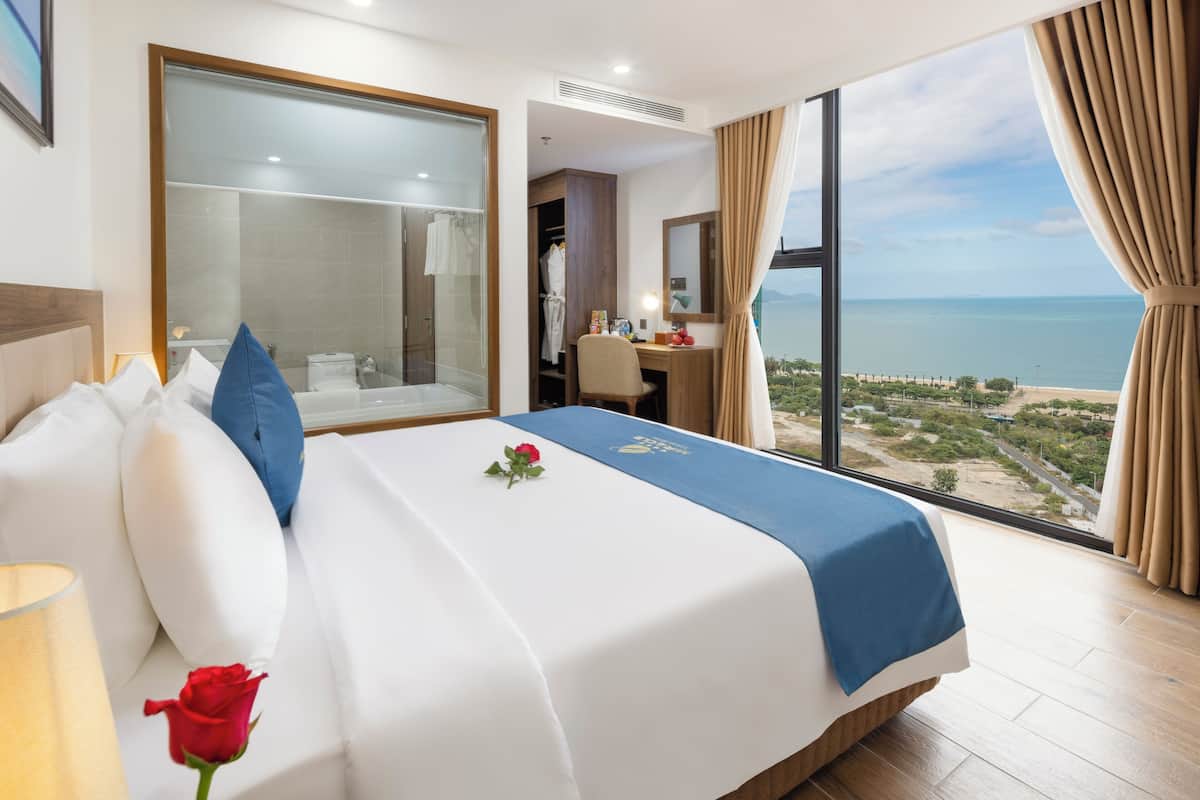 Senior Double or Twin Room, Sea View | 1 bedroom, premium bedding, free minibar items, in-room safe