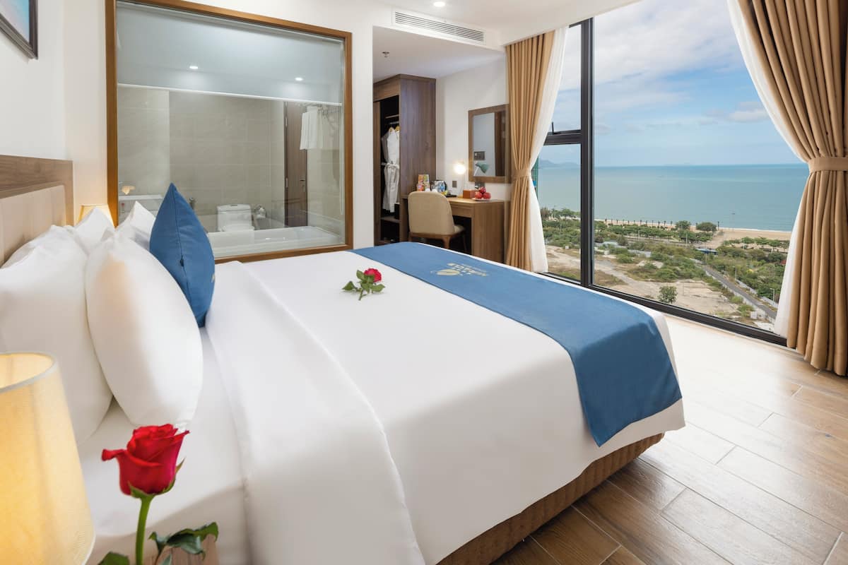 Senior Double or Twin Room, Sea View | Premium bedding, free minibar items, in-room safe, desk