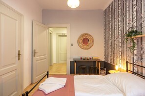 Iron/ironing board, WiFi, bed sheets