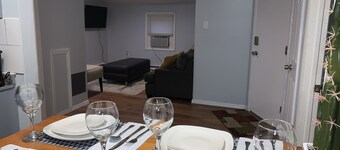 Cozy Apartment in Suburbs - Perfect Long Term Stay