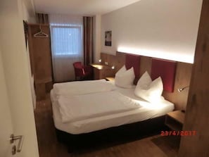 1 chambre, coffres-forts dans les chambres, bureau