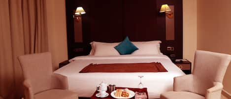 Superior Double Room | 2 bedrooms, in-room safe, desk, iron/ironing board