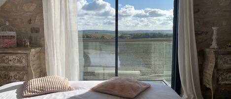 4 bedrooms, iron/ironing board, travel crib, free WiFi