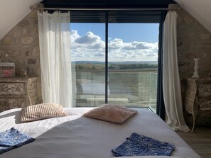 4 chambres, fer et planche à repasser, lit parapluie, Wi-Fi gratuit