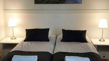 Kahden hengen standard-huone | Silitysrauta/-lauta