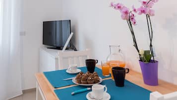 Estúdio | Opções para refeição no quarto