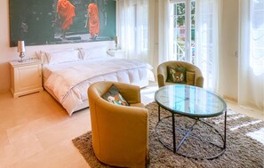 5 makuuhuonetta, vauvan matkasänky, ilmainen Wi-Fi, vuodevaatteet