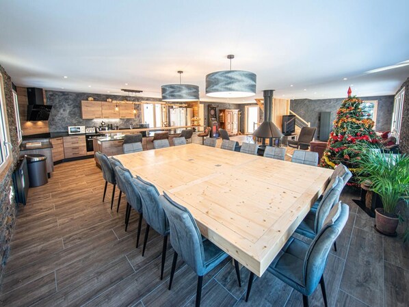 Dining - Spacious Chalet for 14 in Scenic Vosges – Spa, Games Room, Pet-Friendly (Ban-sur-Meurthe-Clefcy)