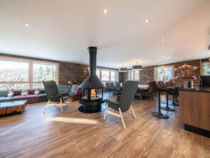 Interior - Spacious Chalet for 14 in Scenic Vosges – Spa, Games Room, Pet-Friendly (Ban-sur-Meurthe-Clefcy)