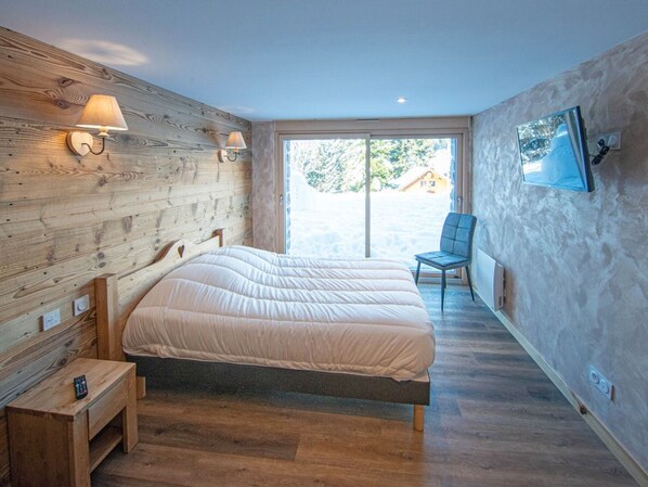 6 bedrooms, free WiFi, bed sheets