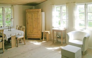 Fernseher, Kamin, DVD-Player