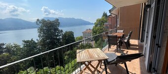 Gioia apartment with lake view and pool