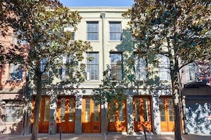 Esterni
