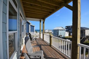 Property grounds - Topsail Turvy: 4 Bed Home - Ocean + Sound Views - Elevator, Near Beach Access (North Topsail Beach)