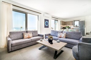 Smart-TV, Tischfußball, Tischtennisplatte, Stereoanlage