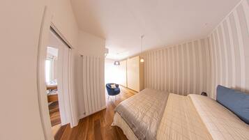 3 slaapkamers, een bureau, geluiddichte muren