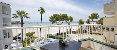 In-room safe, desk, free WiFi, bed sheets