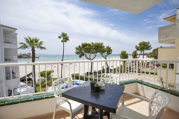 Apartment, 1 Bedroom, Sea View | In-room safe, desk, free WiFi, bed sheets