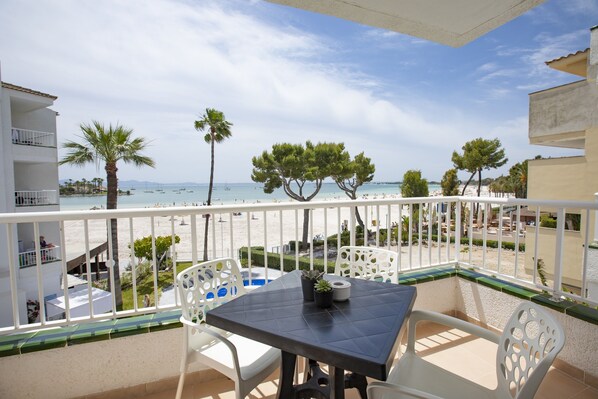 Apartment, 1 Bedroom, Sea View | In-room safe, desk, free WiFi, bed sheets - Sand Beach Apartments (Alcúdia)