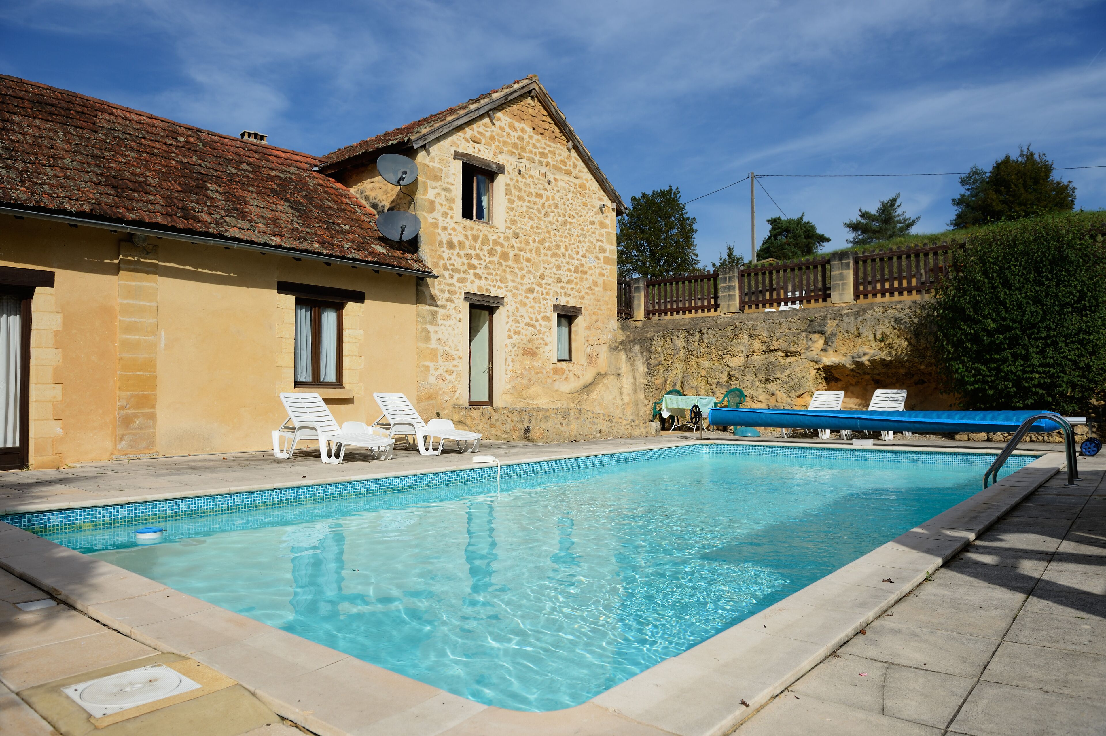 Sunny gite with private terrace & gorgeous views in the heart of the Périgord