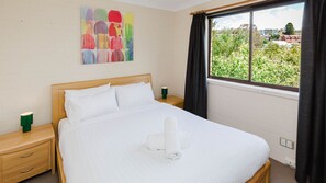 2 bedrooms, bed sheets - Central Park 18/1 Snowy River Ave (Jindabyne)