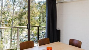 Outdoor dining - Central Park 18/1 Snowy River Ave (Jindabyne)