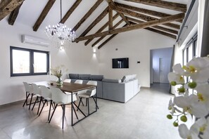 Villa, 3 Bedrooms, Private Pool, Sea View | Living room - Villa Mala (Privlaka)