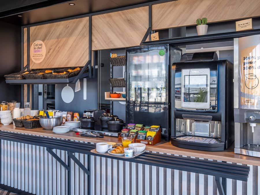 Daily buffet breakfast for a fee