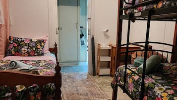 2 bedrooms, iron/ironing board, bed sheets