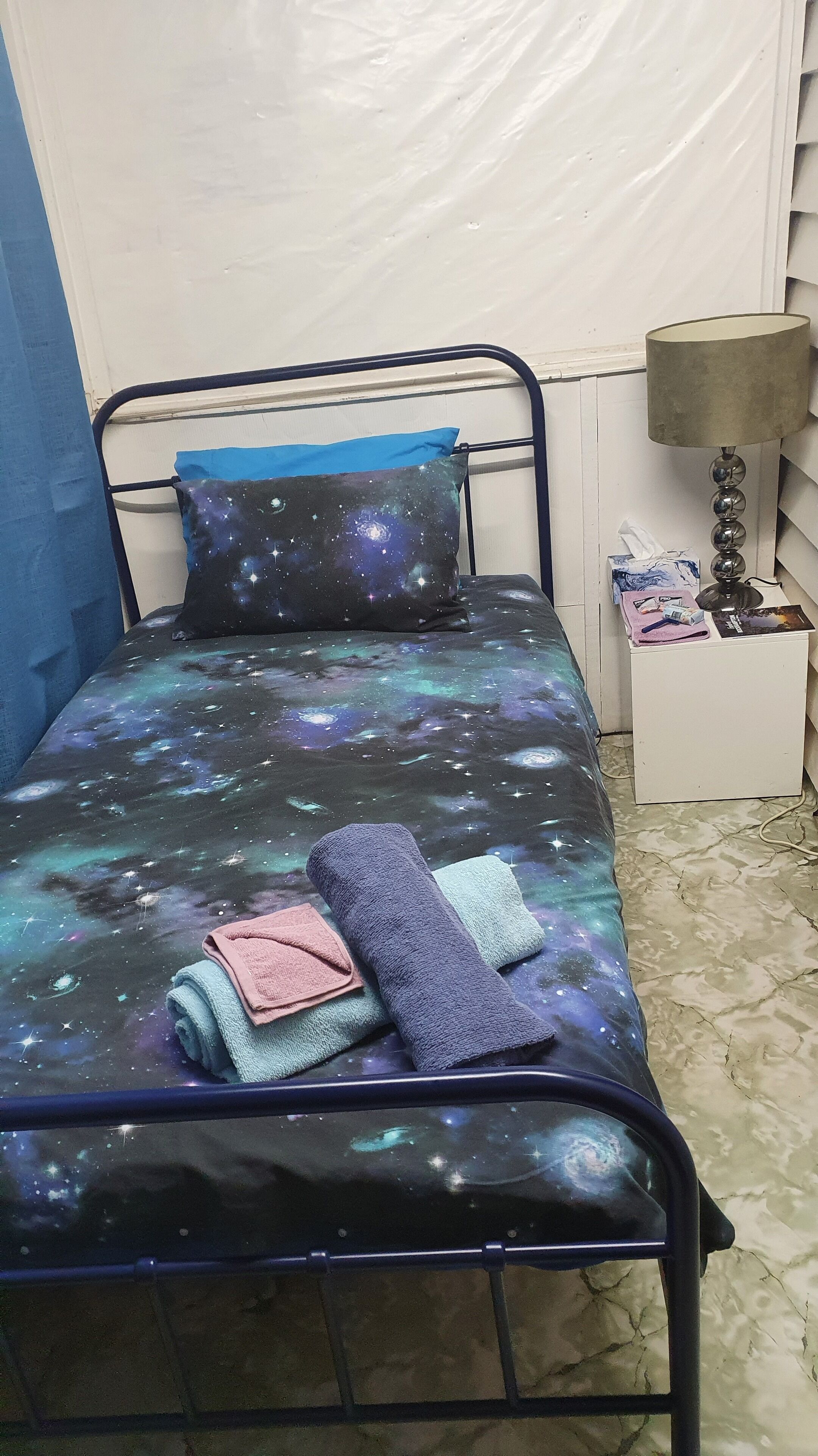 King Single plus 3 Singles in Meyenburg House with shared bathroom & kitchen