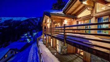 Chalet (5 Bedrooms) | Front of property