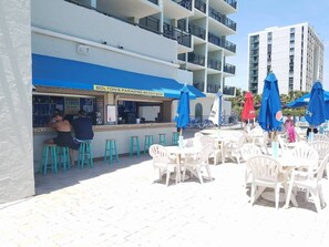 Outdoor dining - Beautiful Ocean view corner unit (Myrtle Beach)