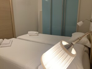 2 soverom, lydisolert, strykejern/-brett og wi-fi (inkludert)