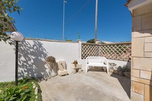 Villa | Terrace/patio