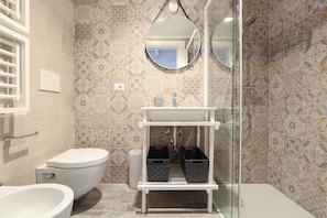 Apartment | Bathroom | Shower, hair dryer