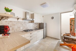 Apartment | Eigene Küche | Großer Kühlschrank, Mikrowelle