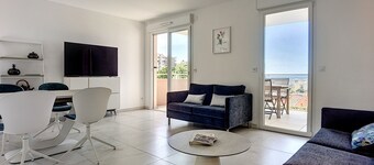 (001)  La vue mer des blanquetiers