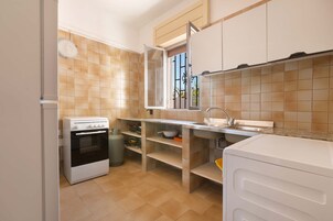 Refrigerador con freezer, horno