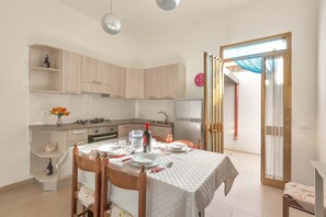 Full-sized fridge, oven - 1826 Villetta Solaire (Porto Cesareo)