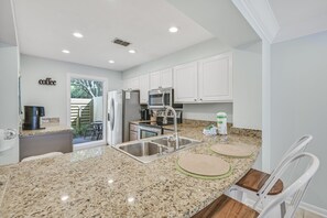 Oven, stovetop, dishwasher, coffee/tea maker - Lakefront ~ Community Pool ~ Golf Cart ~ Patio (Miramar Beach)