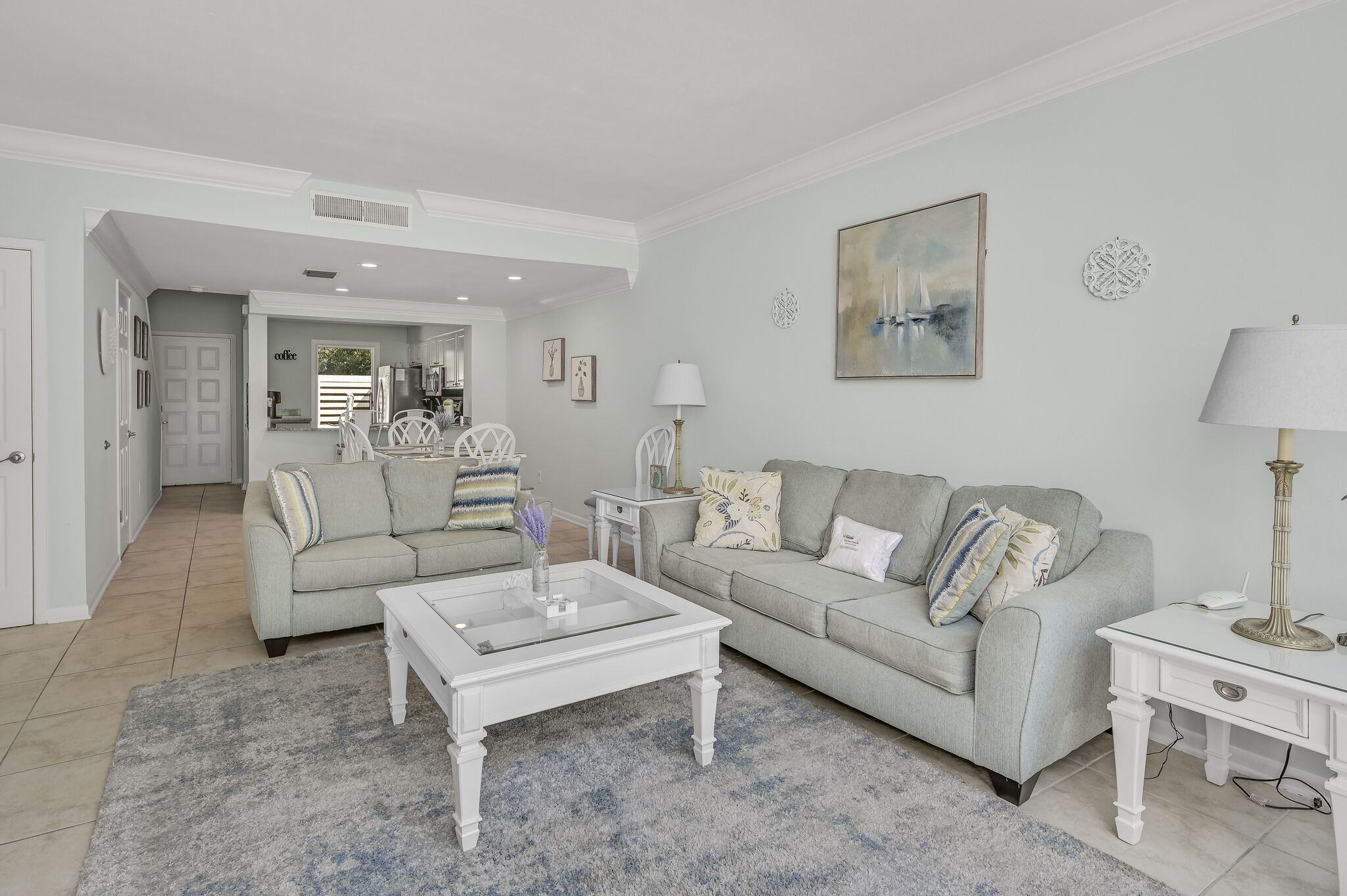 *Winter Special* ~ Lakefront ~ Community Pool ~ 6-Seat Golf Cart