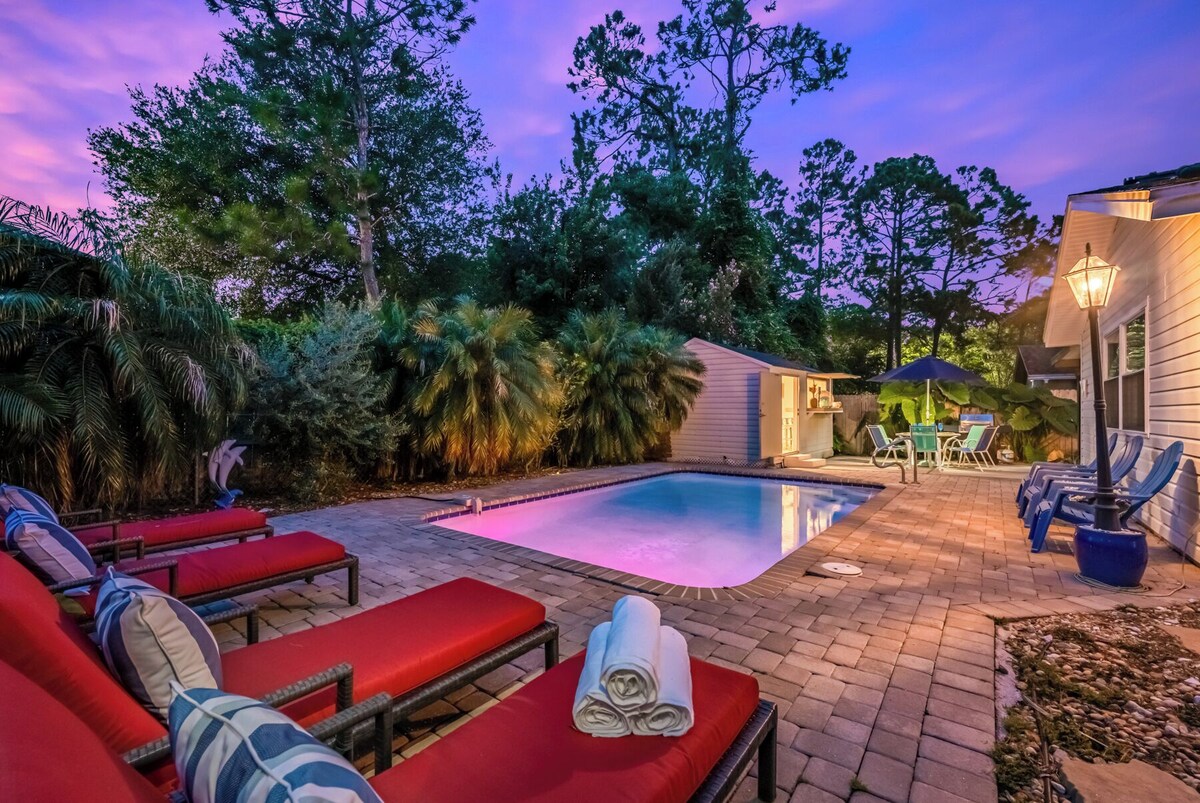 Comfy Mayo Retreat; Heated Pool, Close to Beach