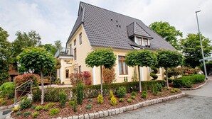 Front of property - Fliegendes Perlhuhn (Lilienthal)