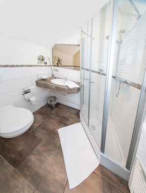 Single Room | Bathroom | Shower