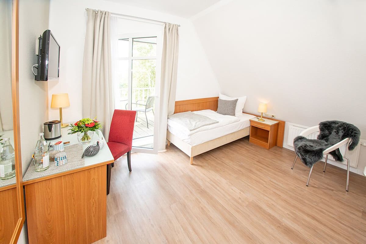Panoramic Single Room | Desk, laptop workspace, free WiFi, bed sheets