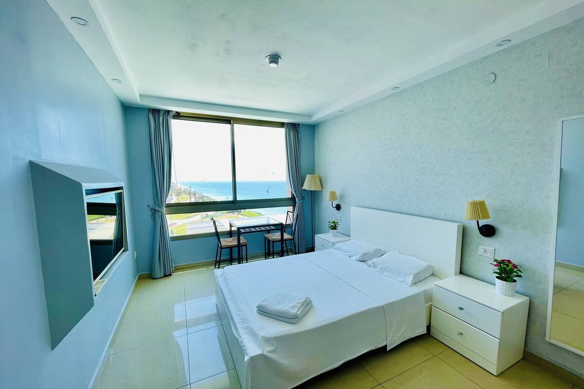Comfort Studio | 1 bedroom, premium bedding, desk, laptop workspace